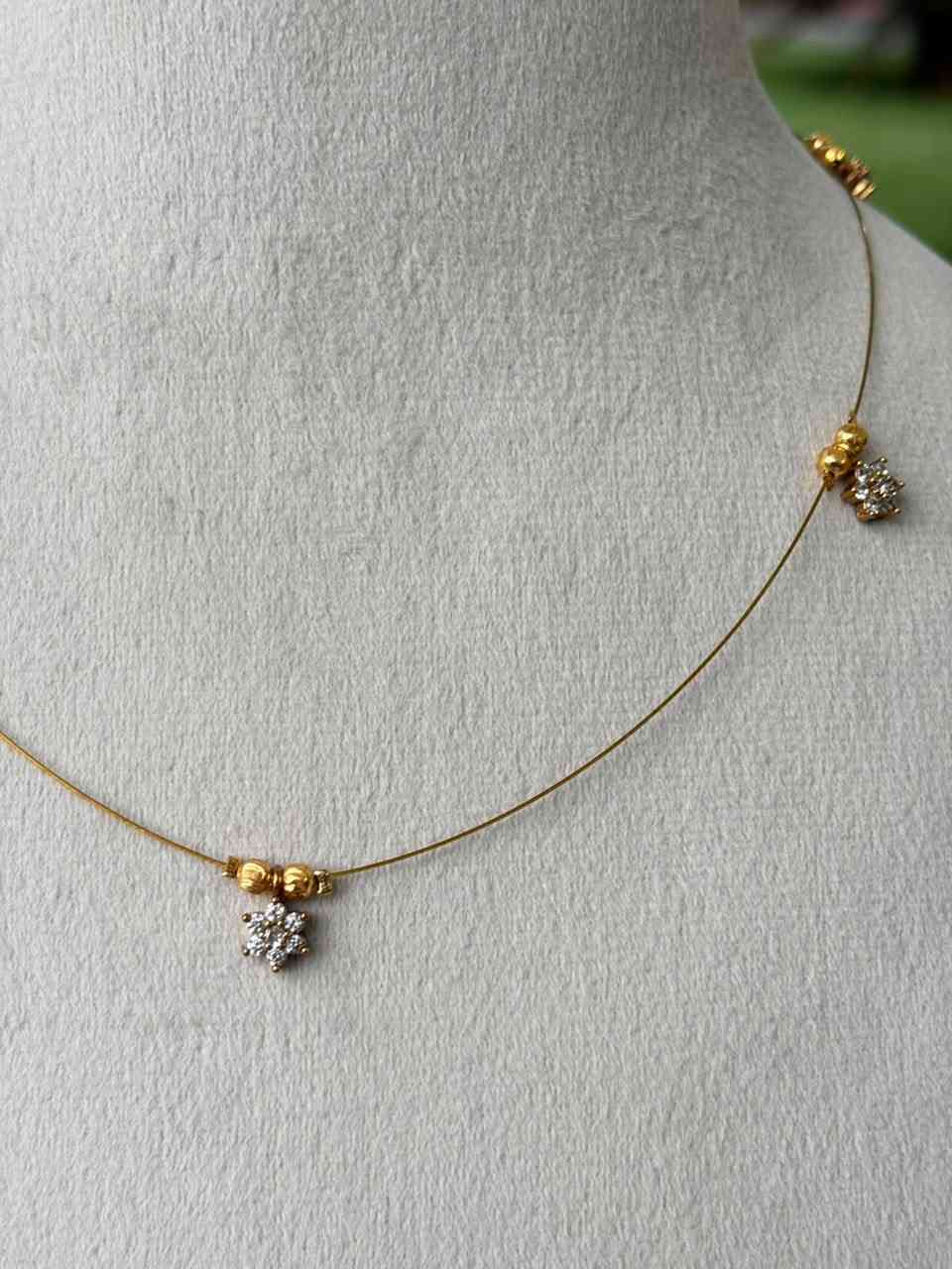 IN020 Flower white stone Pendent Invisible chain
