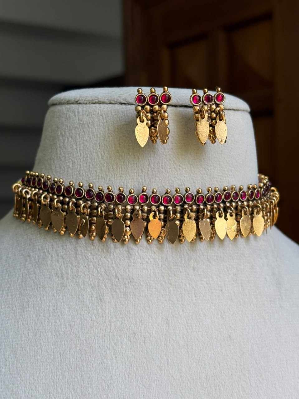 N0317 Ellakathali Antique chocker red stone