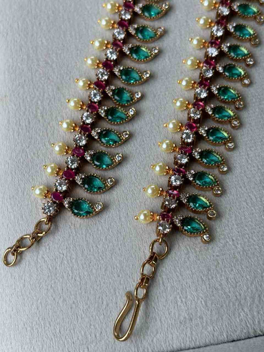 EC031 Stone Ear chain