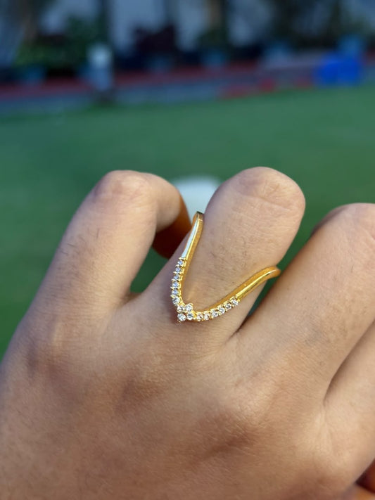 R0016 ' U ' shape with floral white stone Vangi Ring