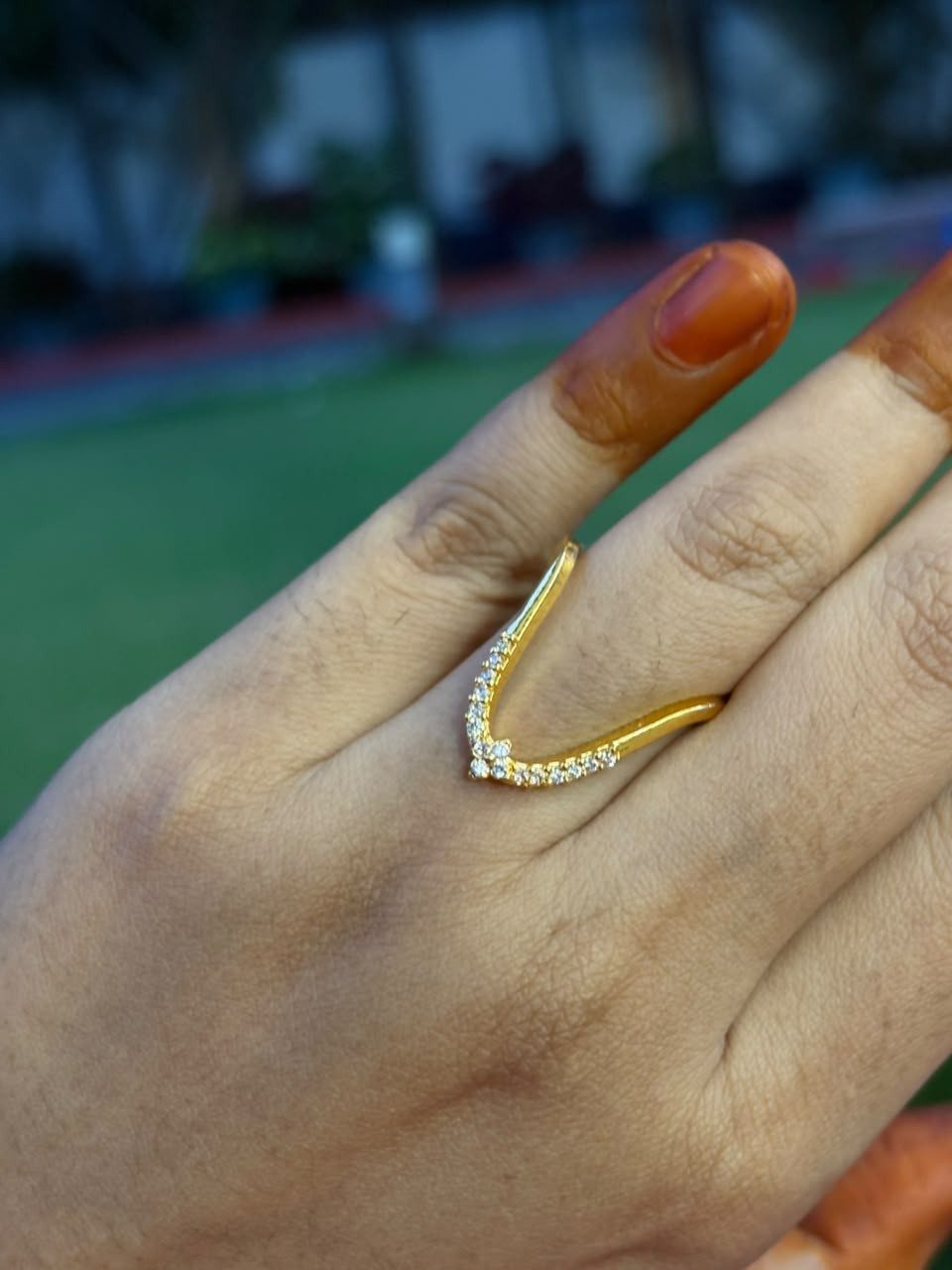 R0016 ' U ' shape with floral white stone Vangi Ring