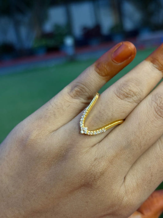 R0016 ' U ' shape with floral white stone Vangi Ring