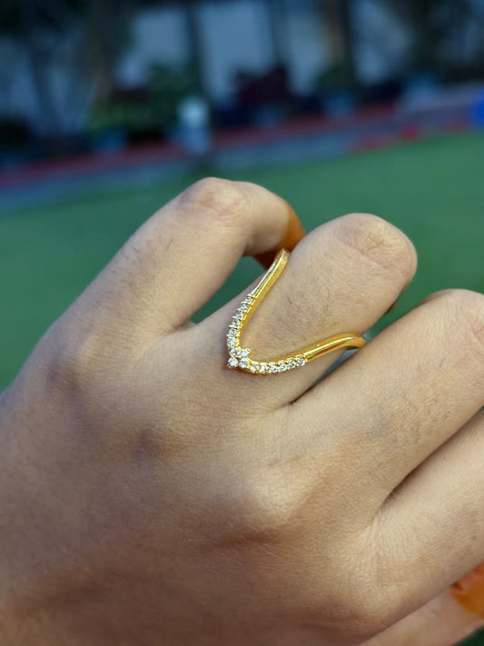 R0016 ' U ' shape with floral white stone Vangi Ring