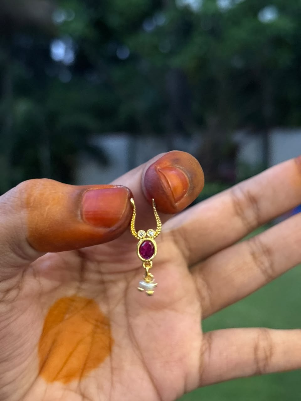 J0247 Ruby Stone Node Septum Pin