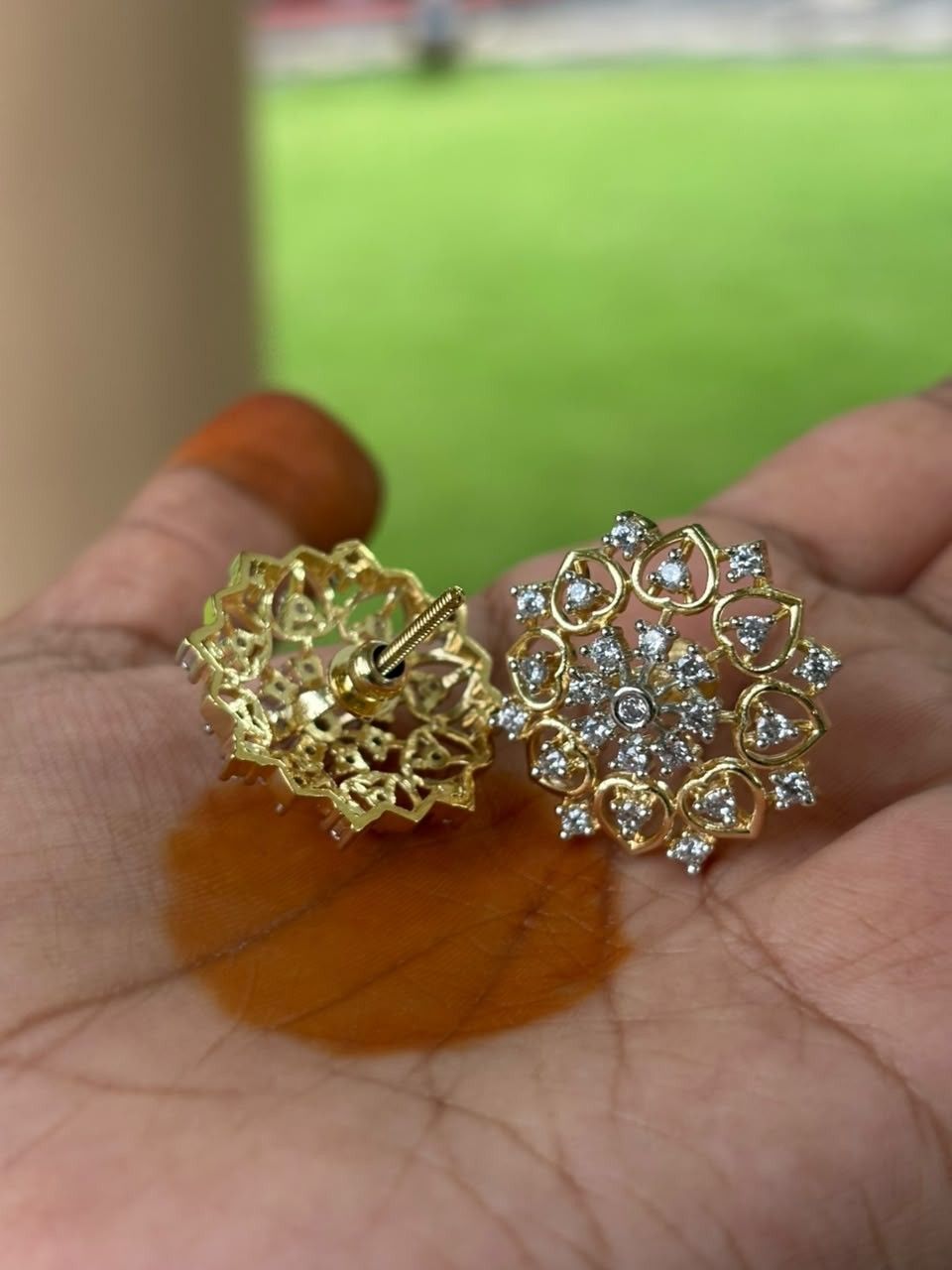 J0244 AD Stone Stud