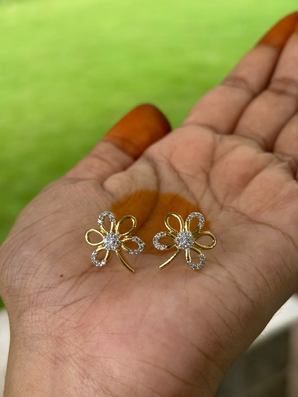 J0245 Floral Stud