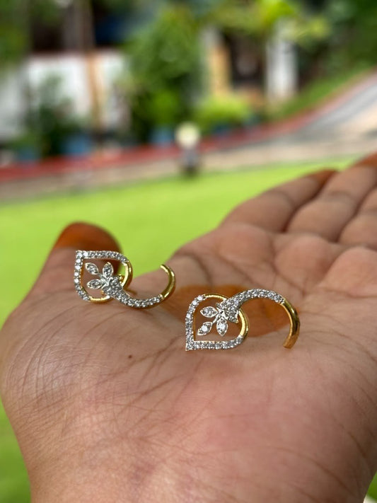 J0246 Leaf Stud