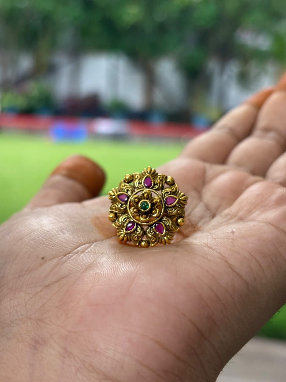 R0018 Finger Floral Pattern Ring