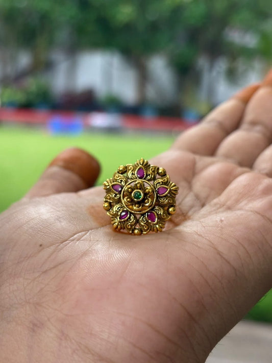 R0018 Finger Floral Pattern Ring