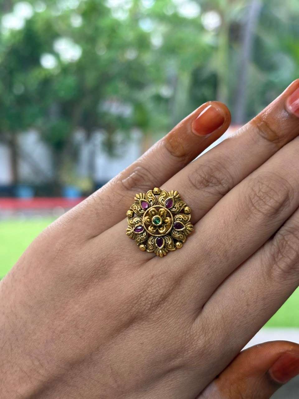 R0018 Finger Floral Pattern Ring
