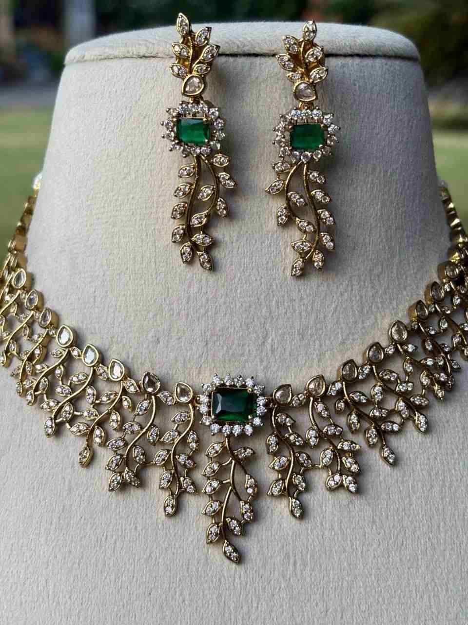 N0124 White Emerald Stone Necklace