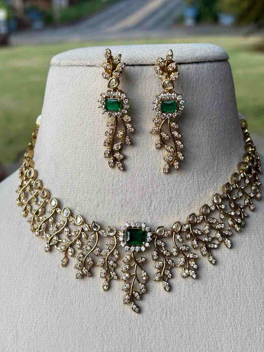 N0124 White Emerald Stone Necklace