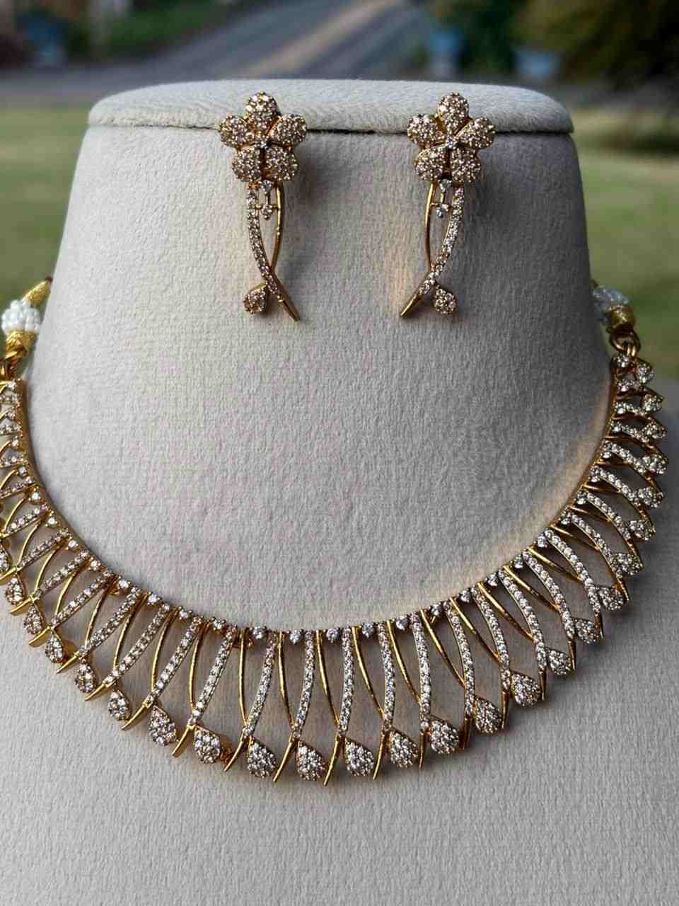 N0099 White Stone Necklace