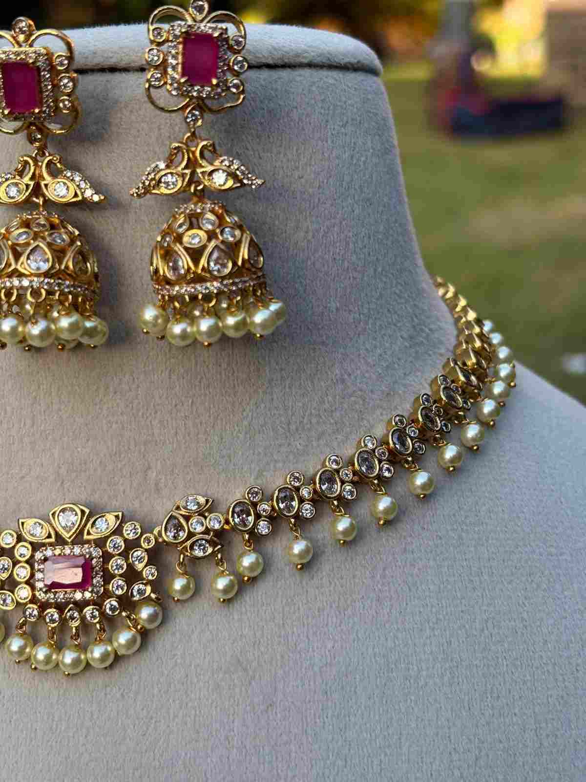 N0060 White and Ruby Stone necklace