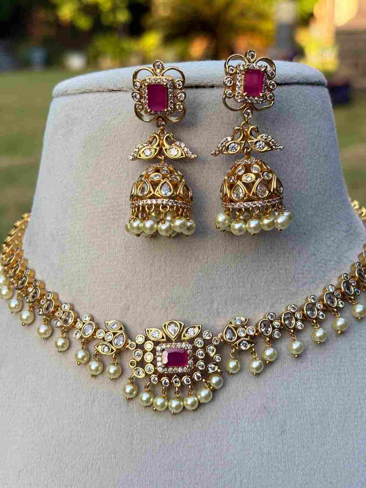 N0060 White and Ruby Stone necklace