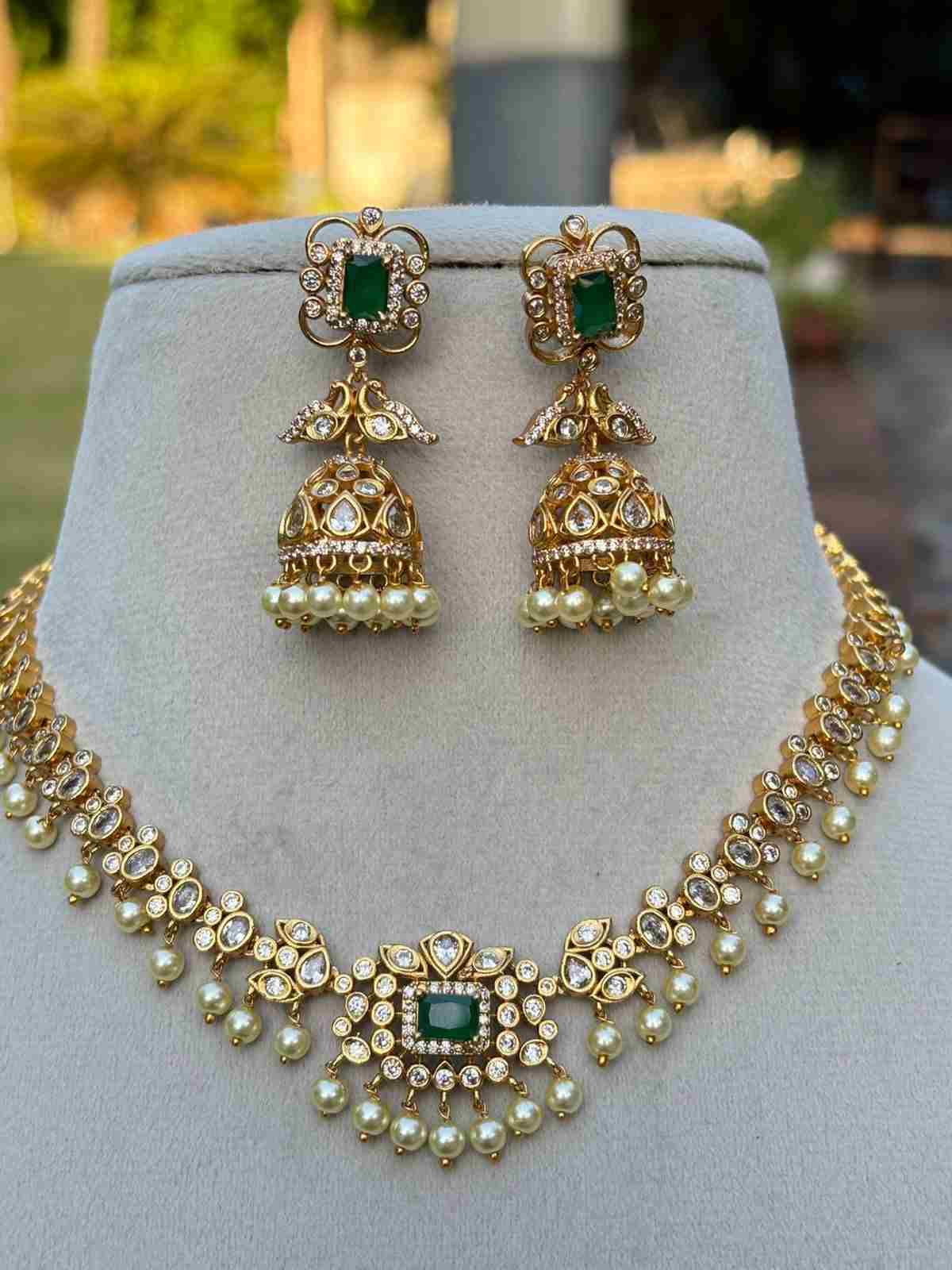 N0061 White Stone & Emerald Color Stone Necklace
