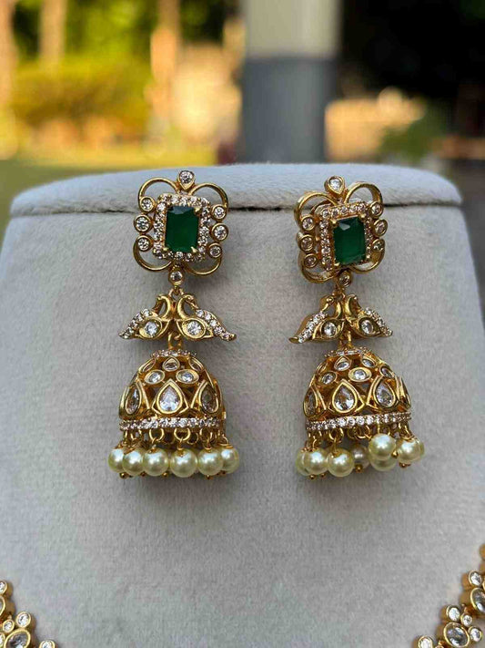 N0061 White Stone & Emerald Color Stone Necklace