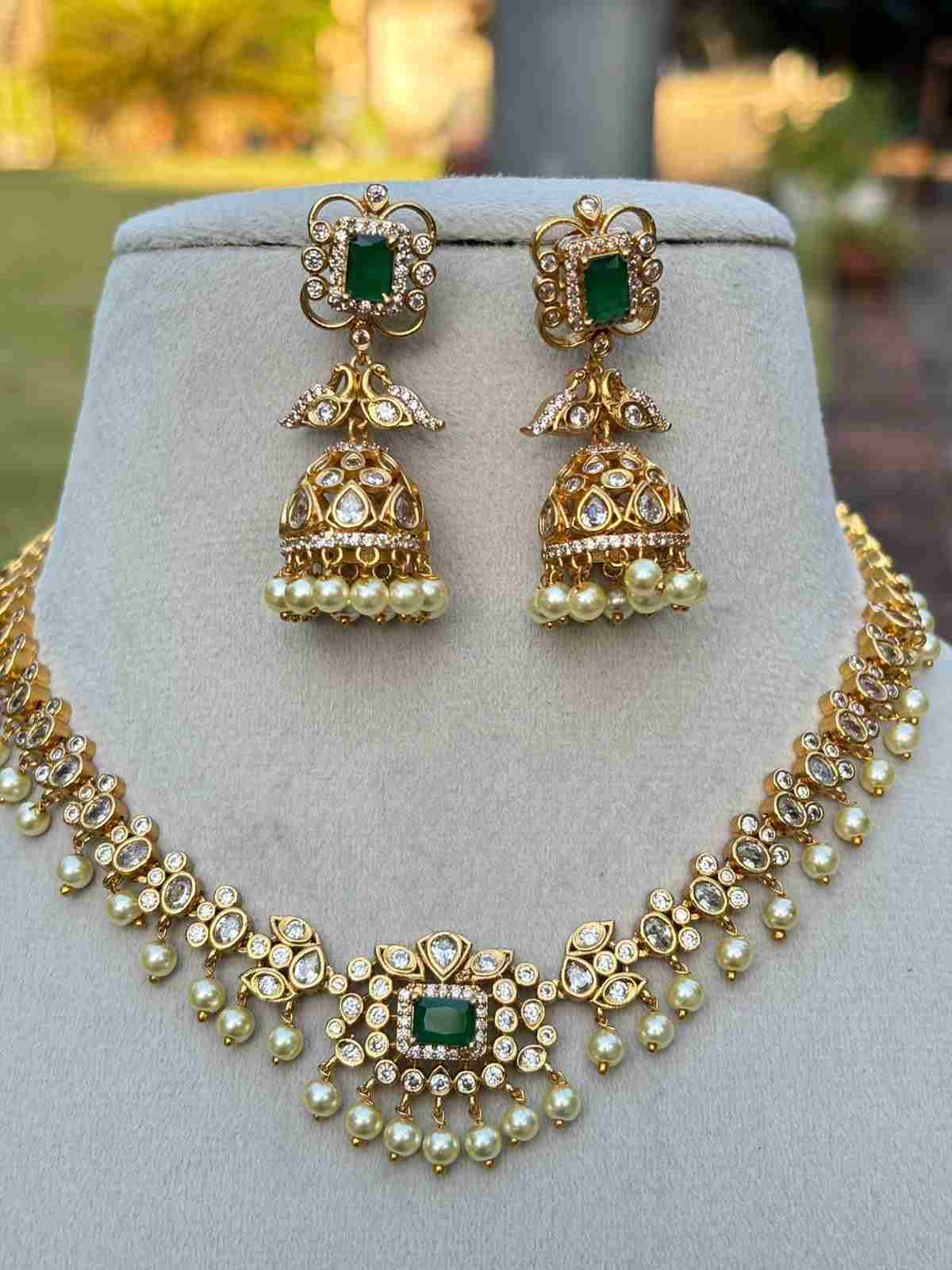 N0061 White Stone & Emerald Color Stone Necklace