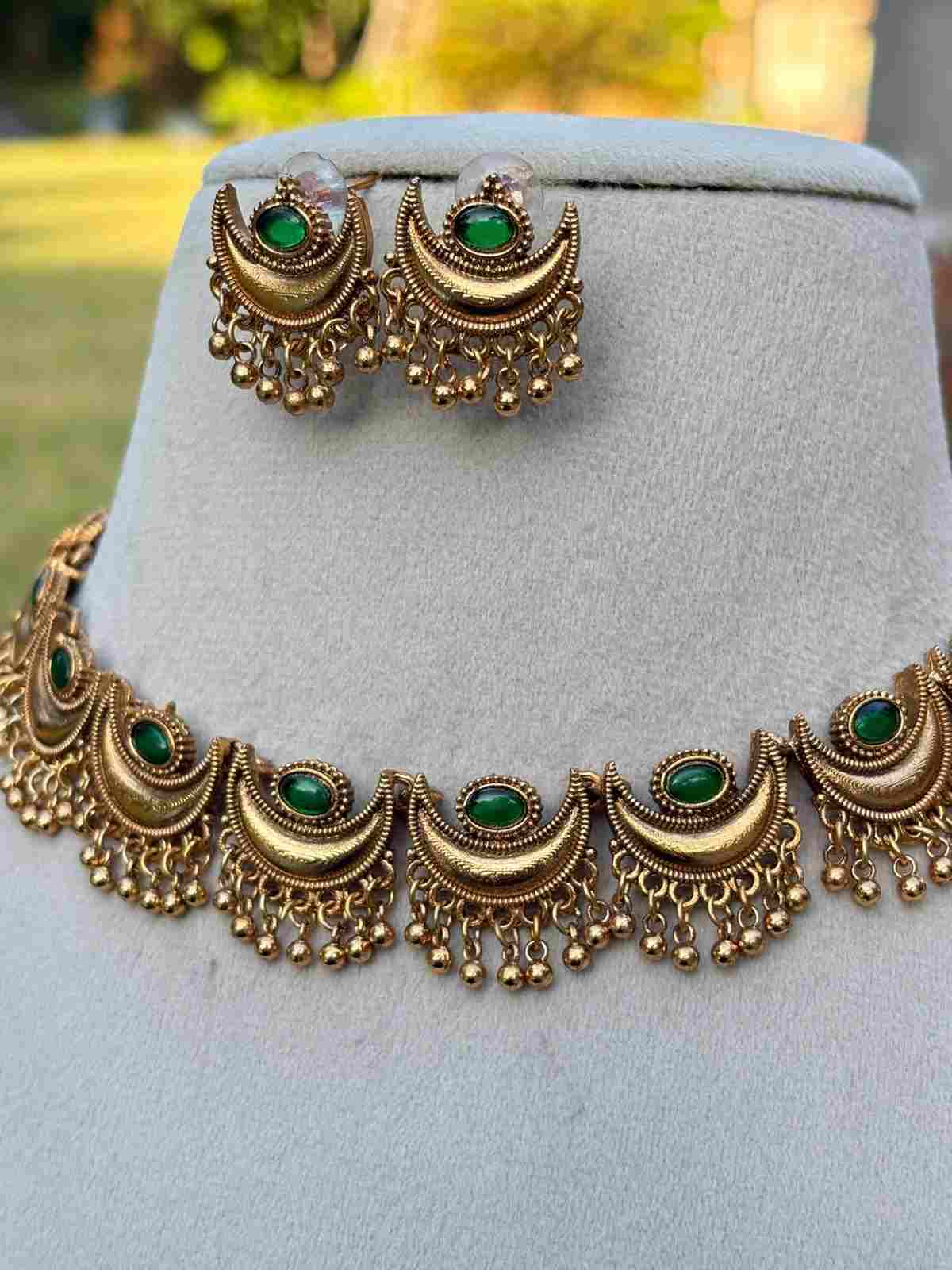N0077 Moon design Green Stone Necklace