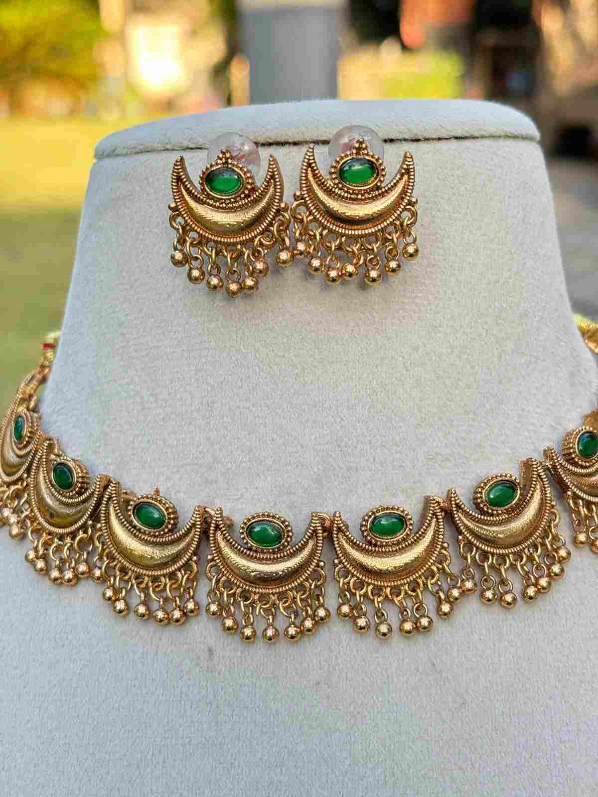 N0077 Moon design Green Stone Necklace