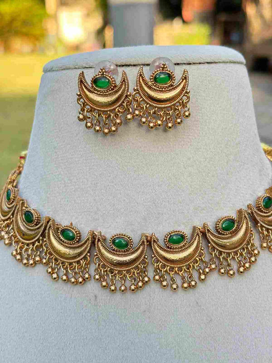 N0077 Moon design Green Stone Necklace