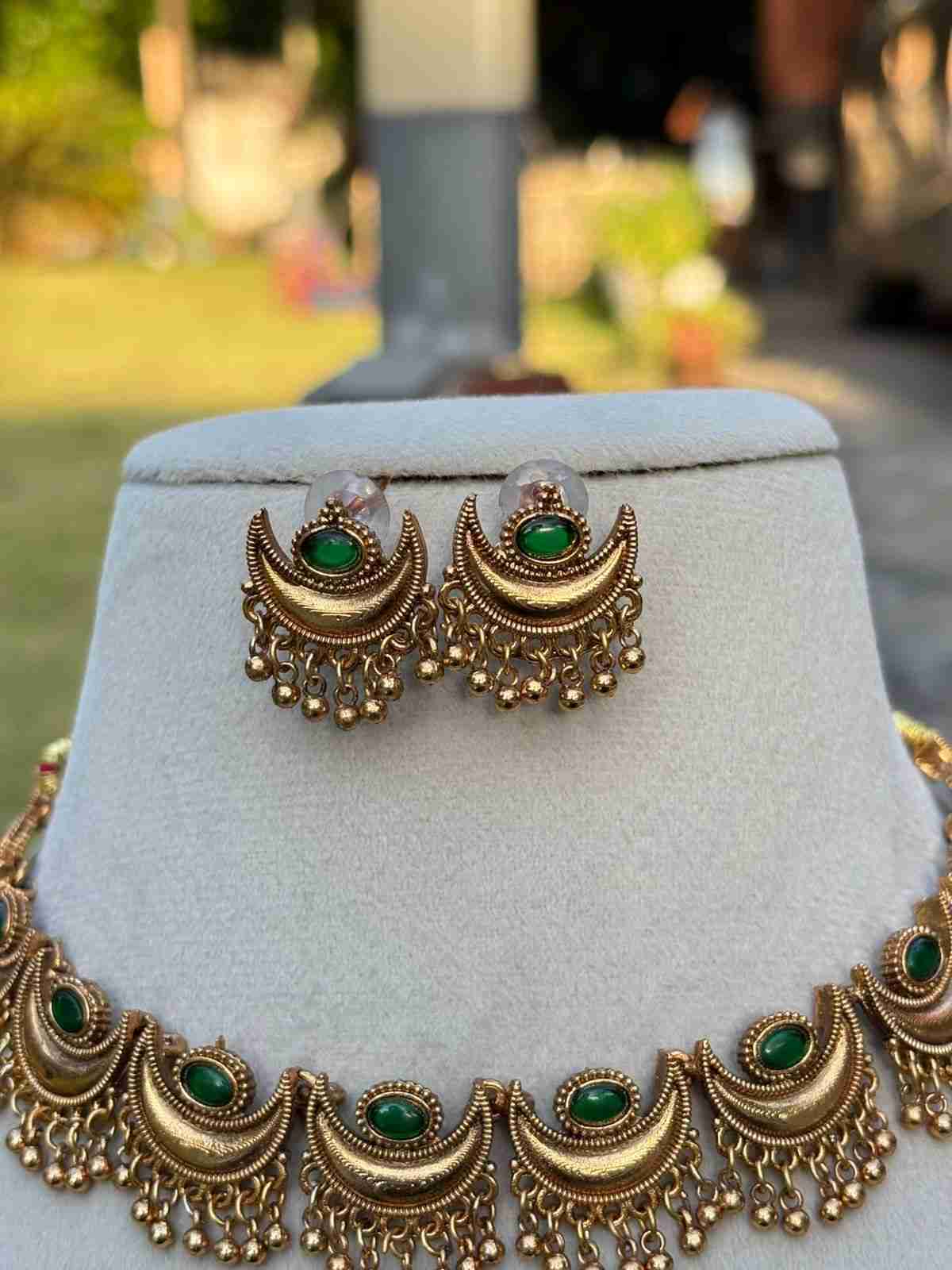 N0077 Moon design Green Stone Necklace