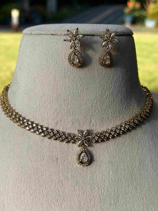 N0067 White Stone Flora Necklace