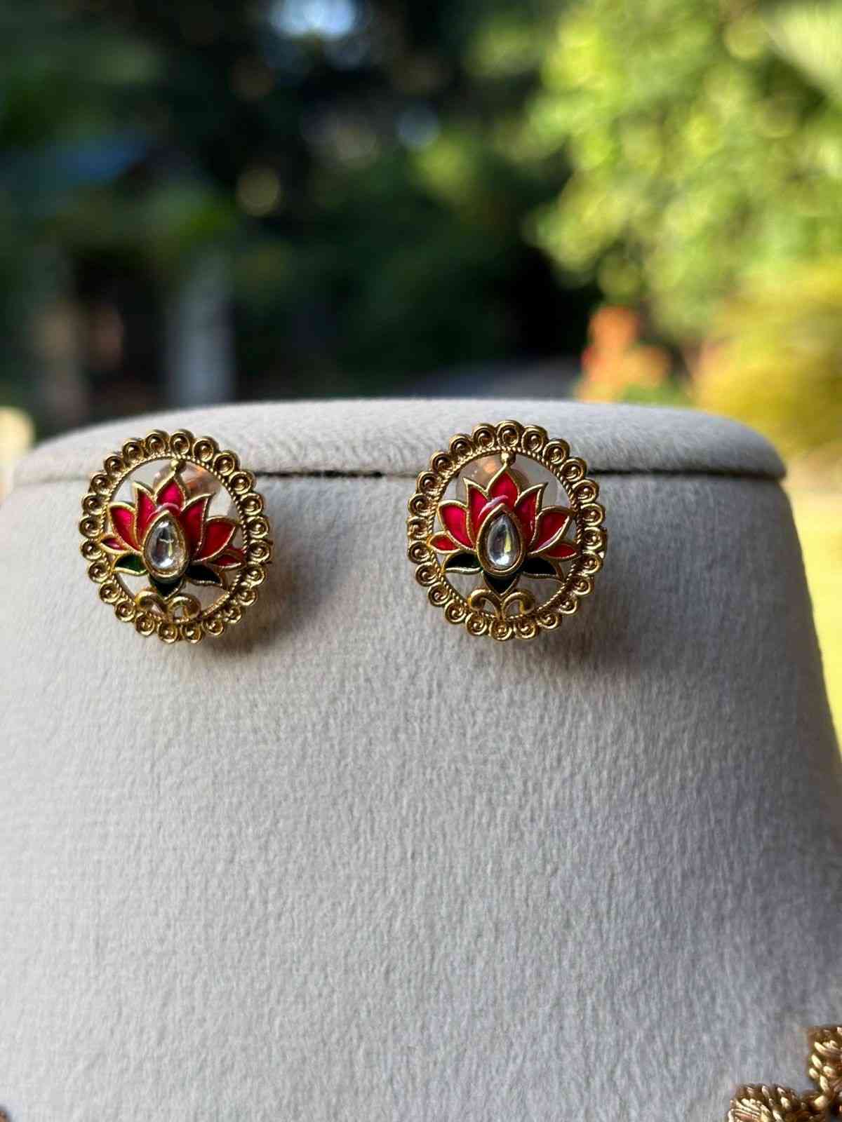 N0055 Lotus Antique Finish Necklace