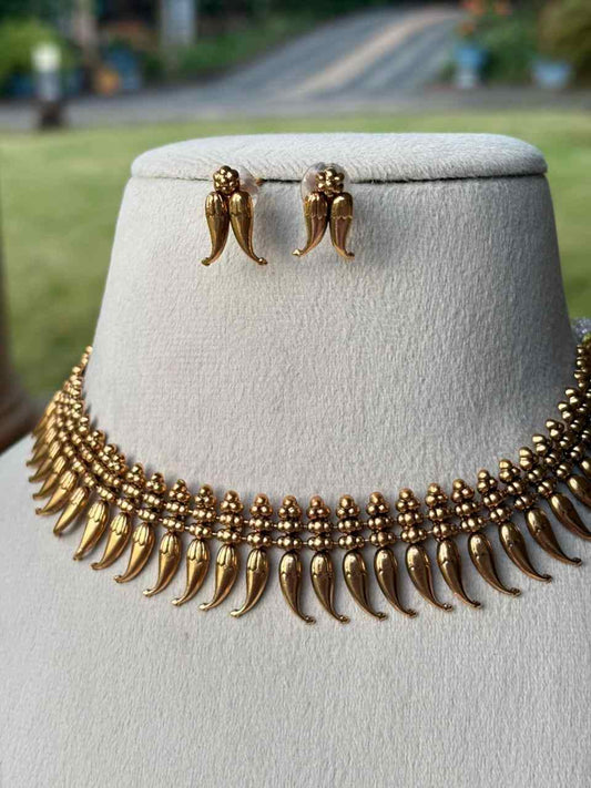 N0144 Traditional Antique Mulla Poov Necklace