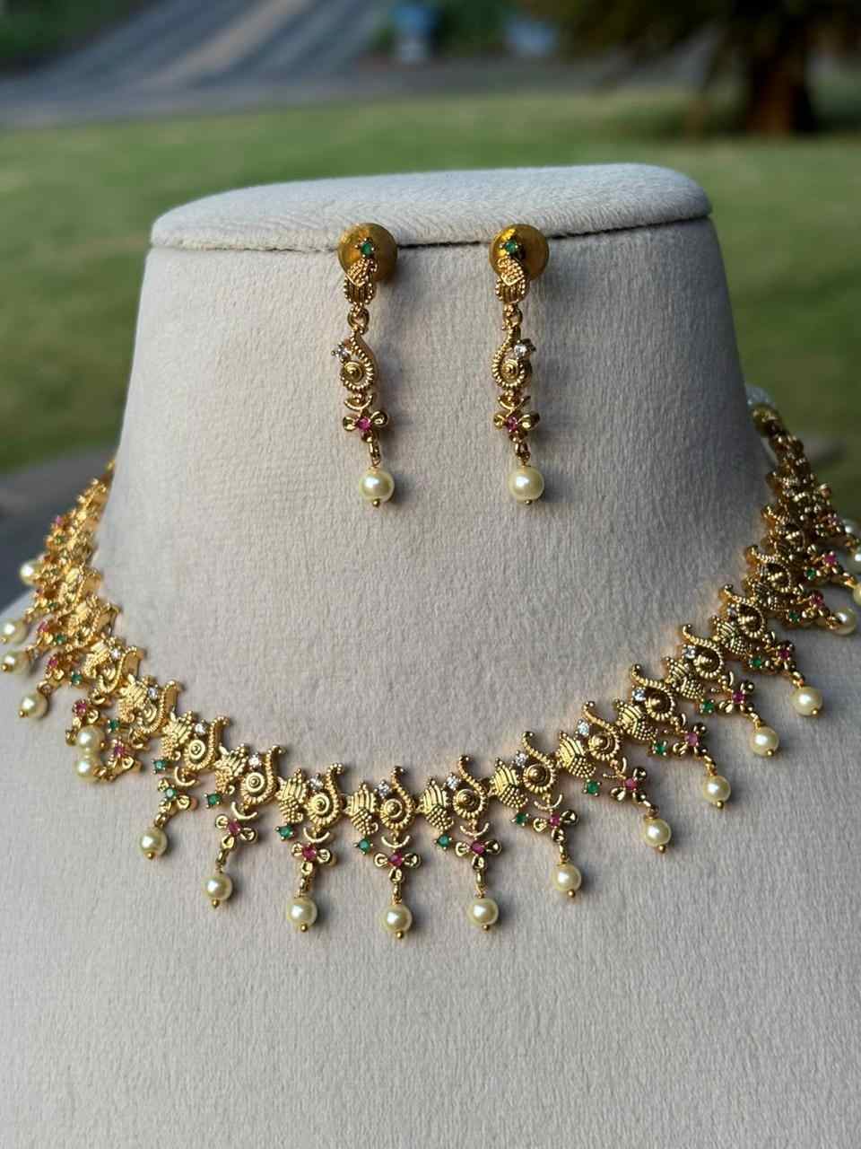 N0049 Minimal Necklace