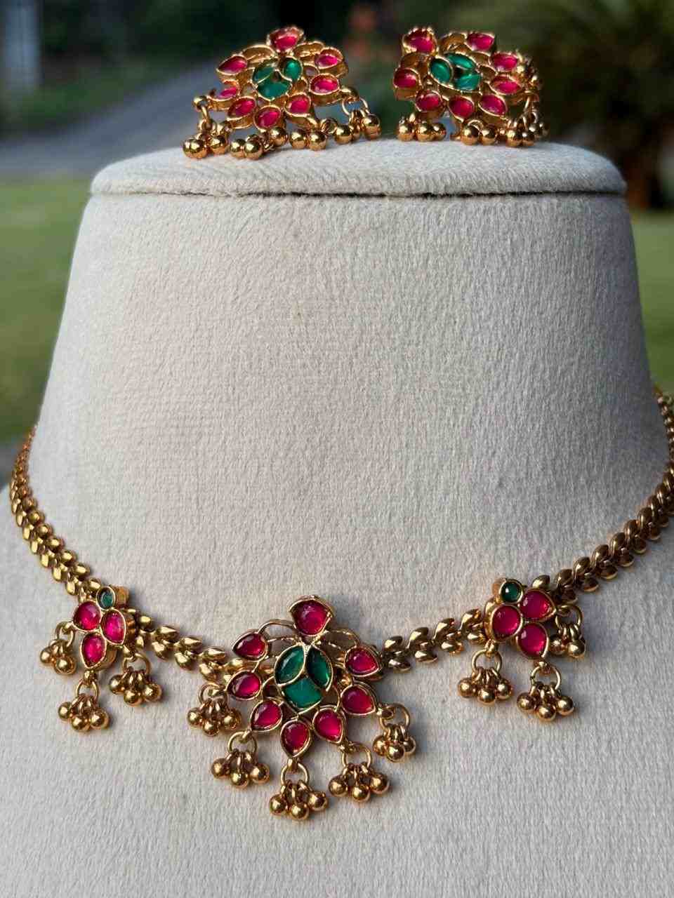 N0281 Floral Minimal Necklace