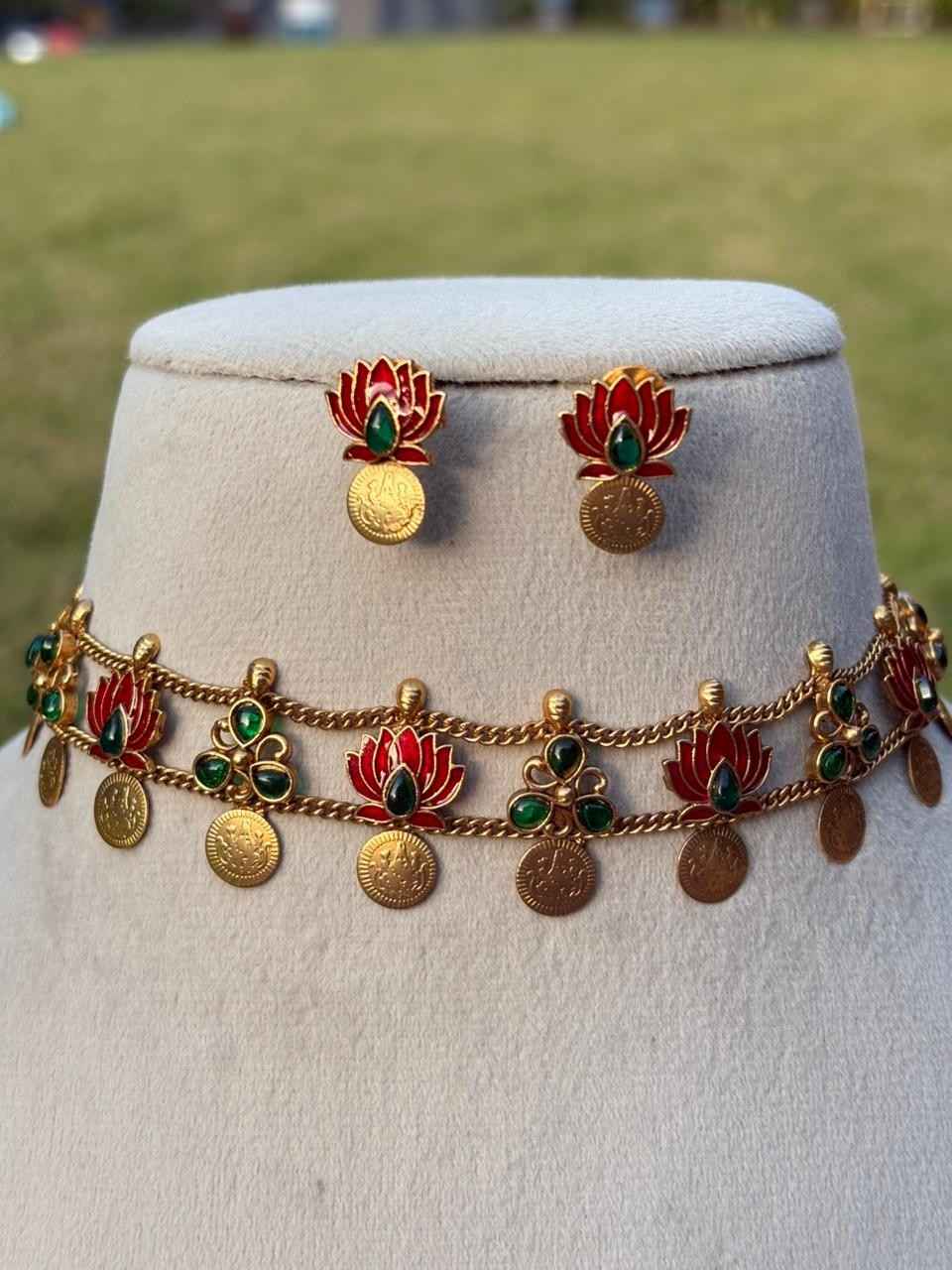 N0150 Lotus Coin Chocker