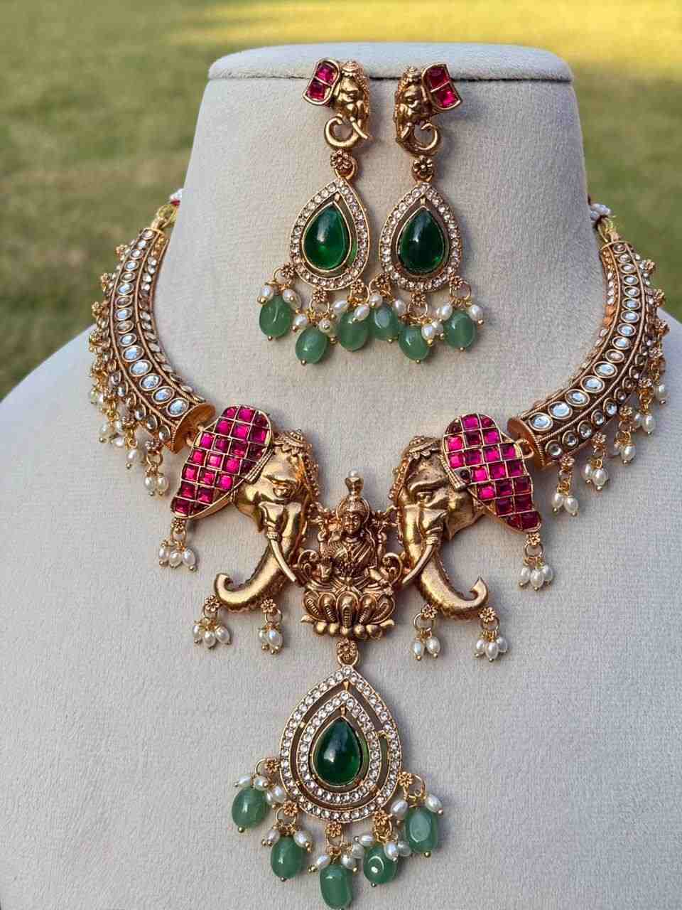 N0277 Trending Elephant Grand look necklace