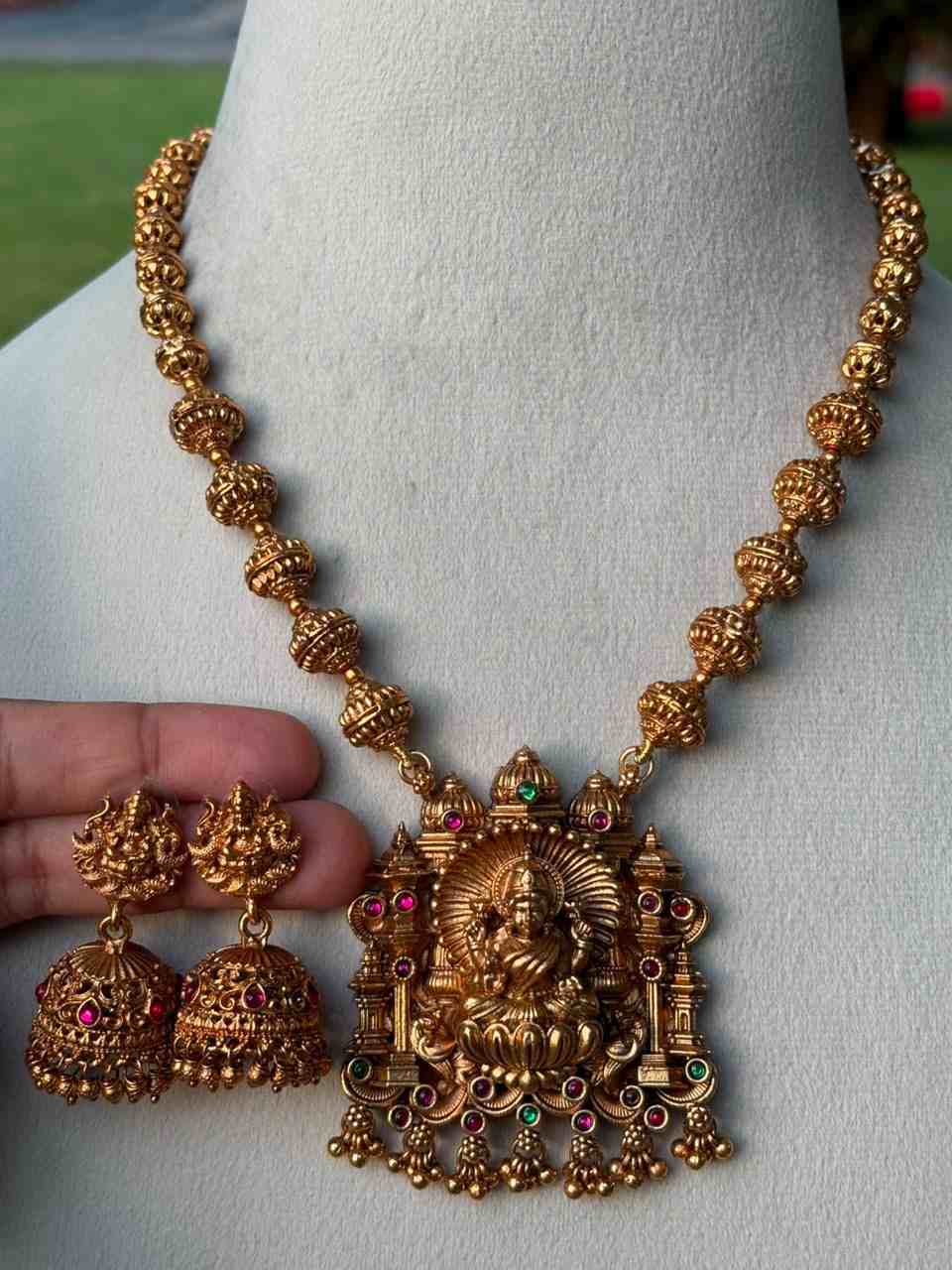 H0017 Chettinad Ball Chain LakshmI Middle Length Haram