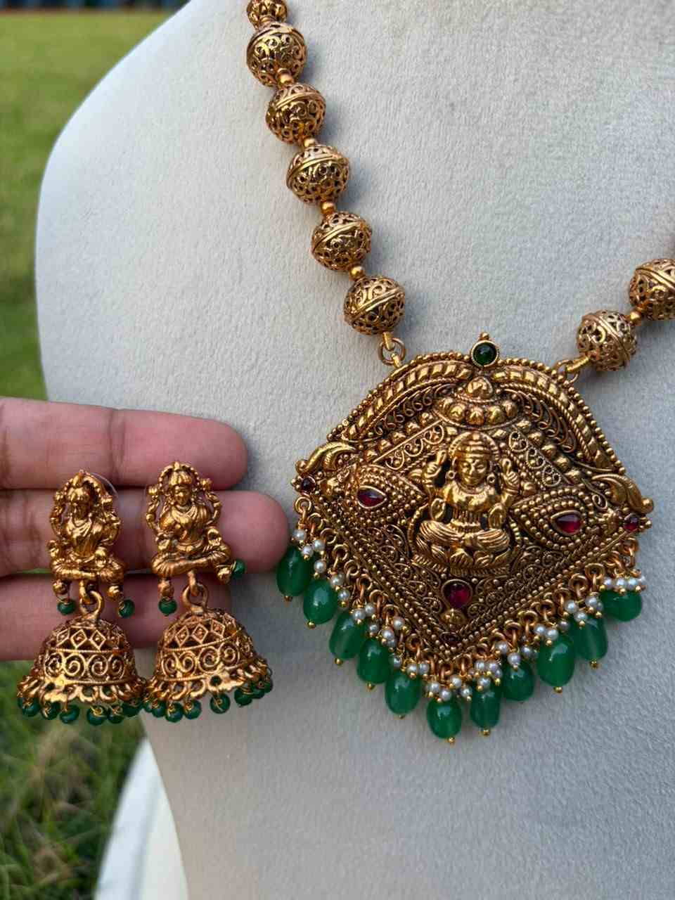 H0016 Chettinad Design Ball Chain Lakshmi Middle Length Haram
