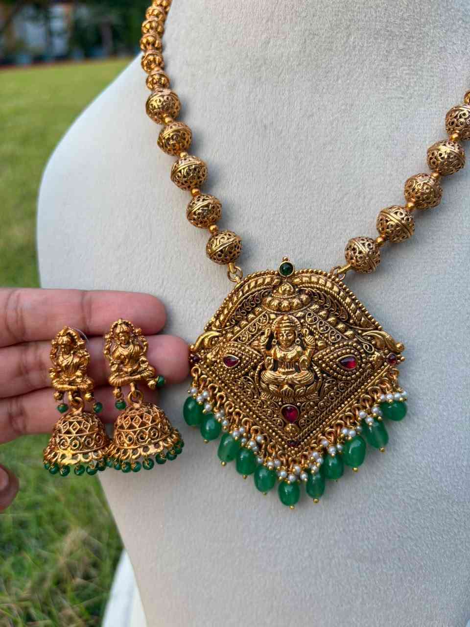 H0016 Chettinad Design Ball Chain Lakshmi Middle Length Haram