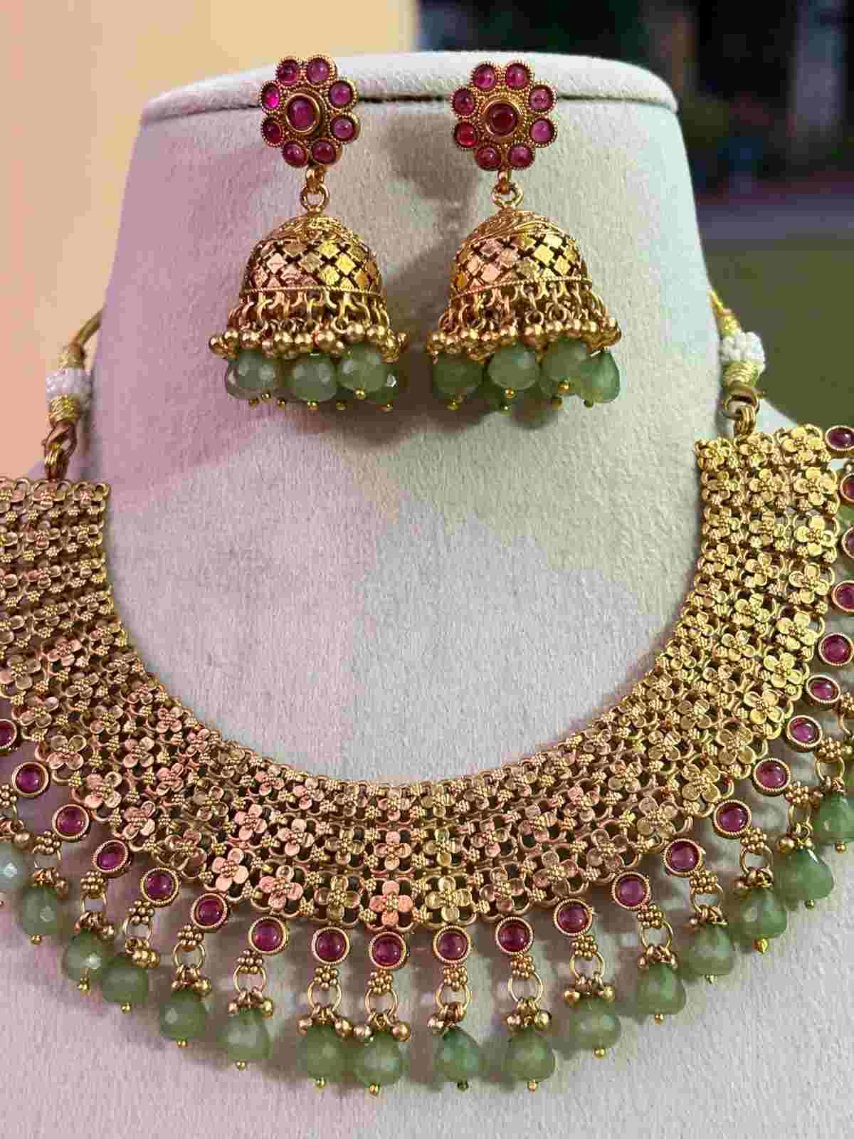 N0086 Floral Pattern Bridal Necklace with green Beads