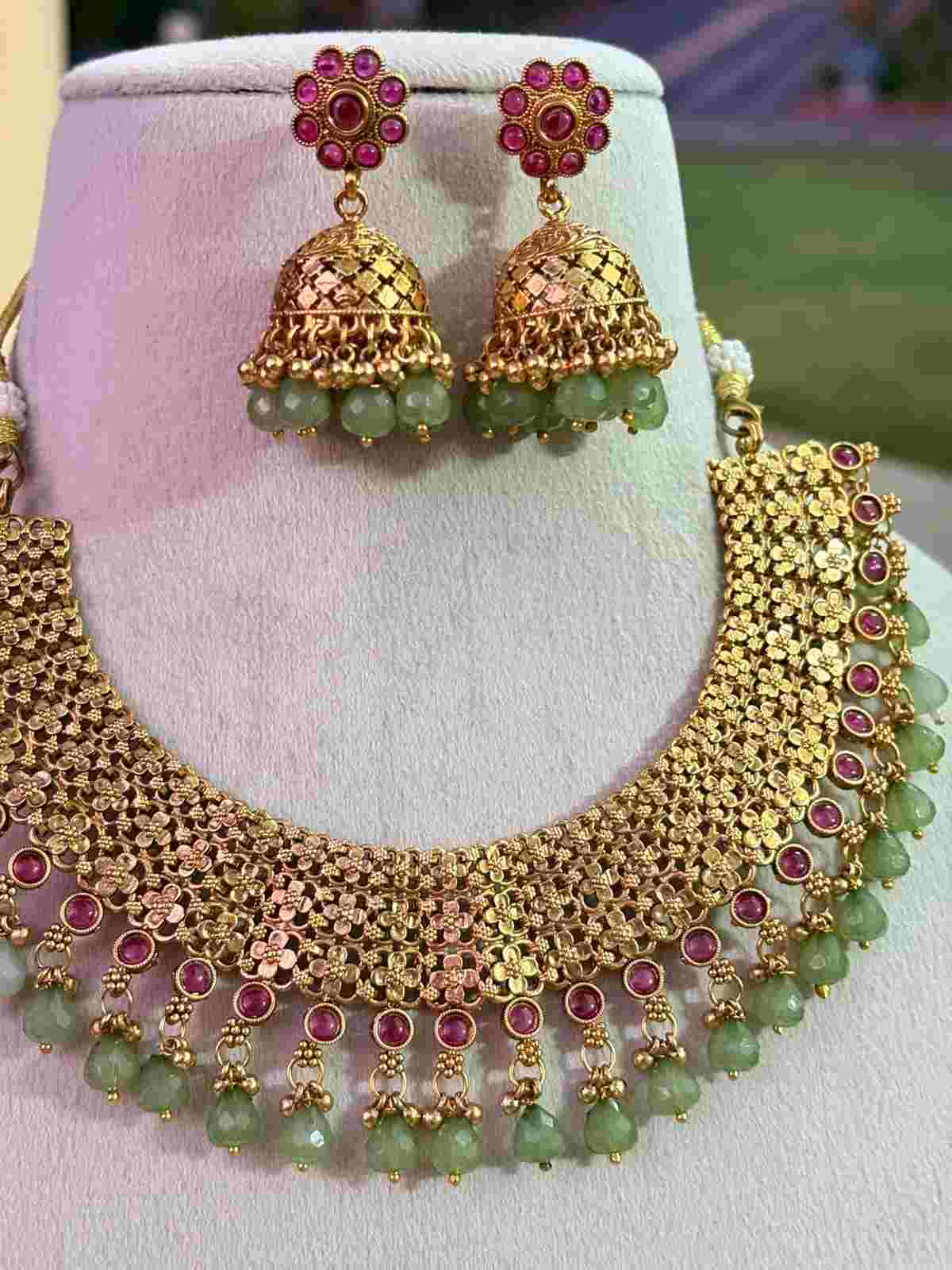 N0086 Floral Pattern Bridal Necklace with green Beads
