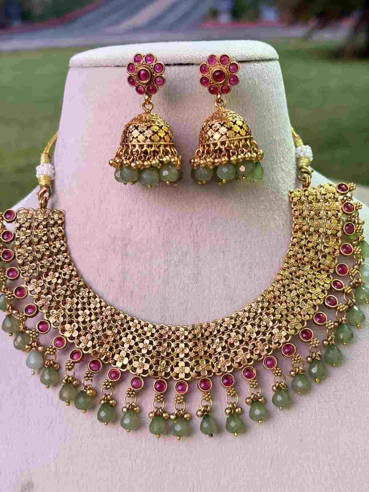 N0086 Floral Pattern Bridal Necklace with green Beads