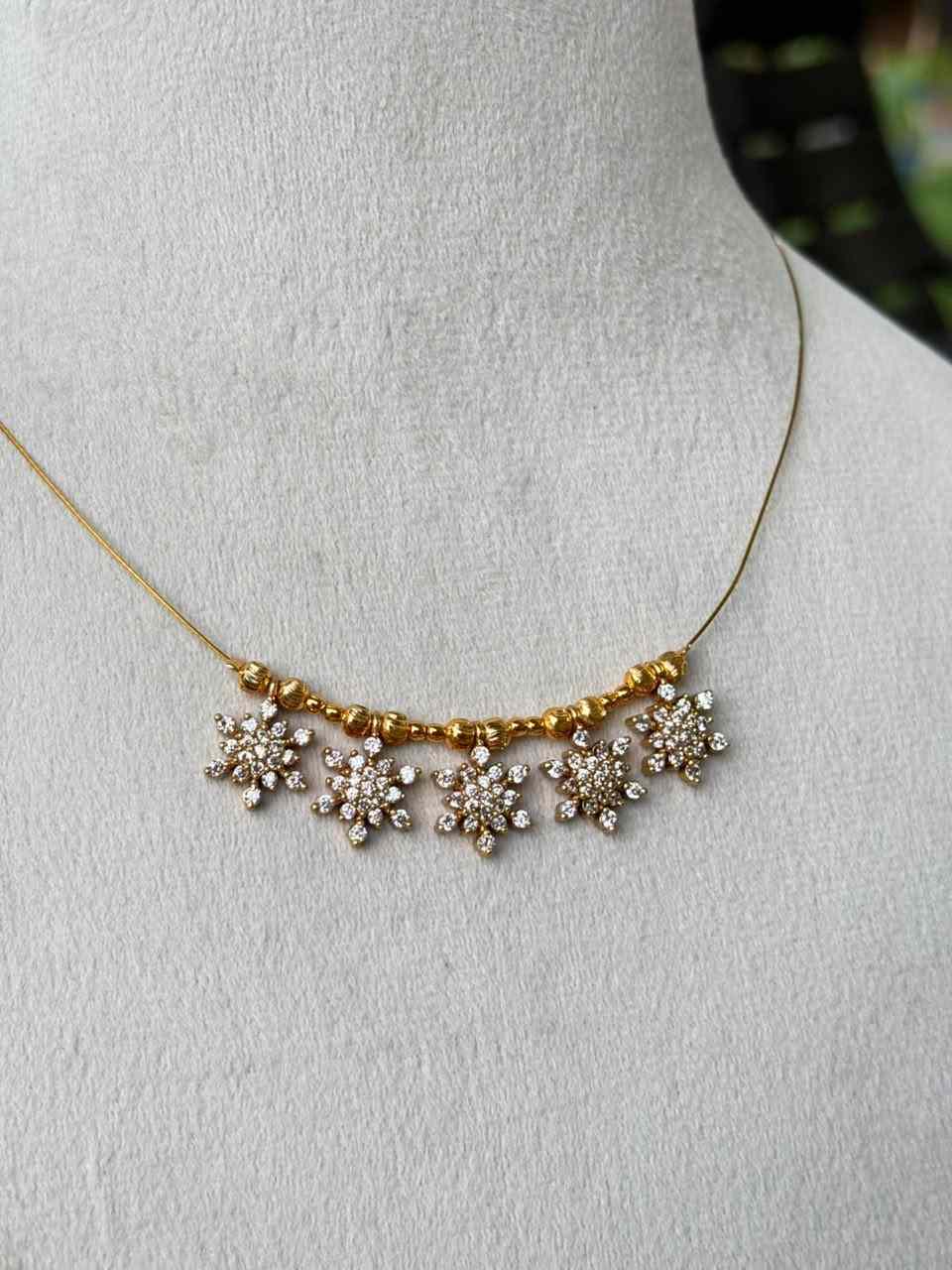 IN019 Flower Pendent Invisible chain