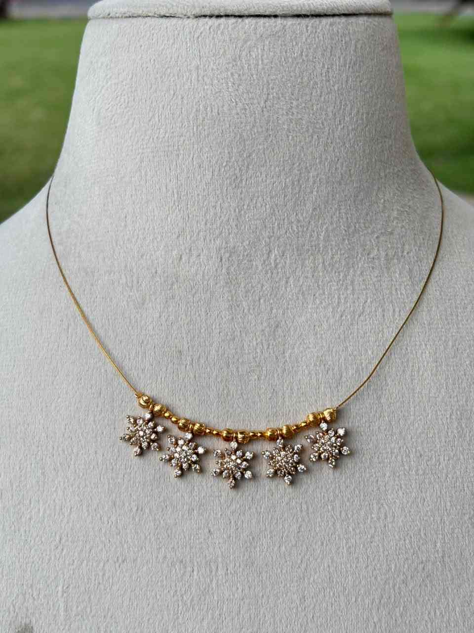 IN019 Flower Pendent Invisible chain