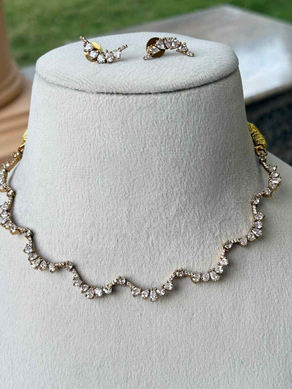 N0172 Premium quality Ad white Stone necklace