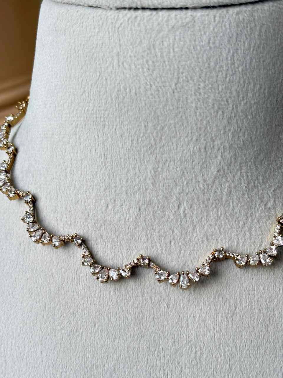 N0172 Premium quality Ad white Stone necklace