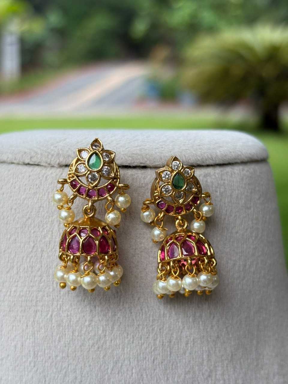 Small size Kemp Stone Jhumka J0011-CO29