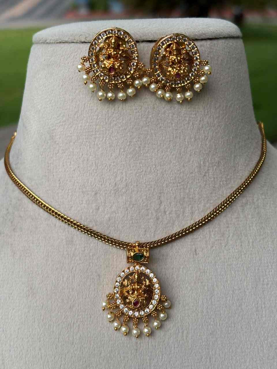 Premium Quality Attigai Type Necklace with Detachable Pendent  N0204