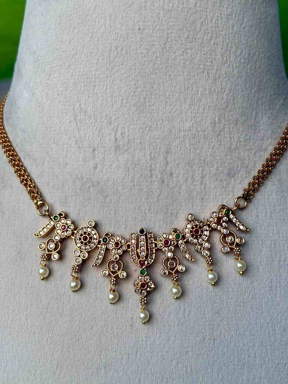 Premium Look Chocker cum Necklace don't come with earrings N0210-I25