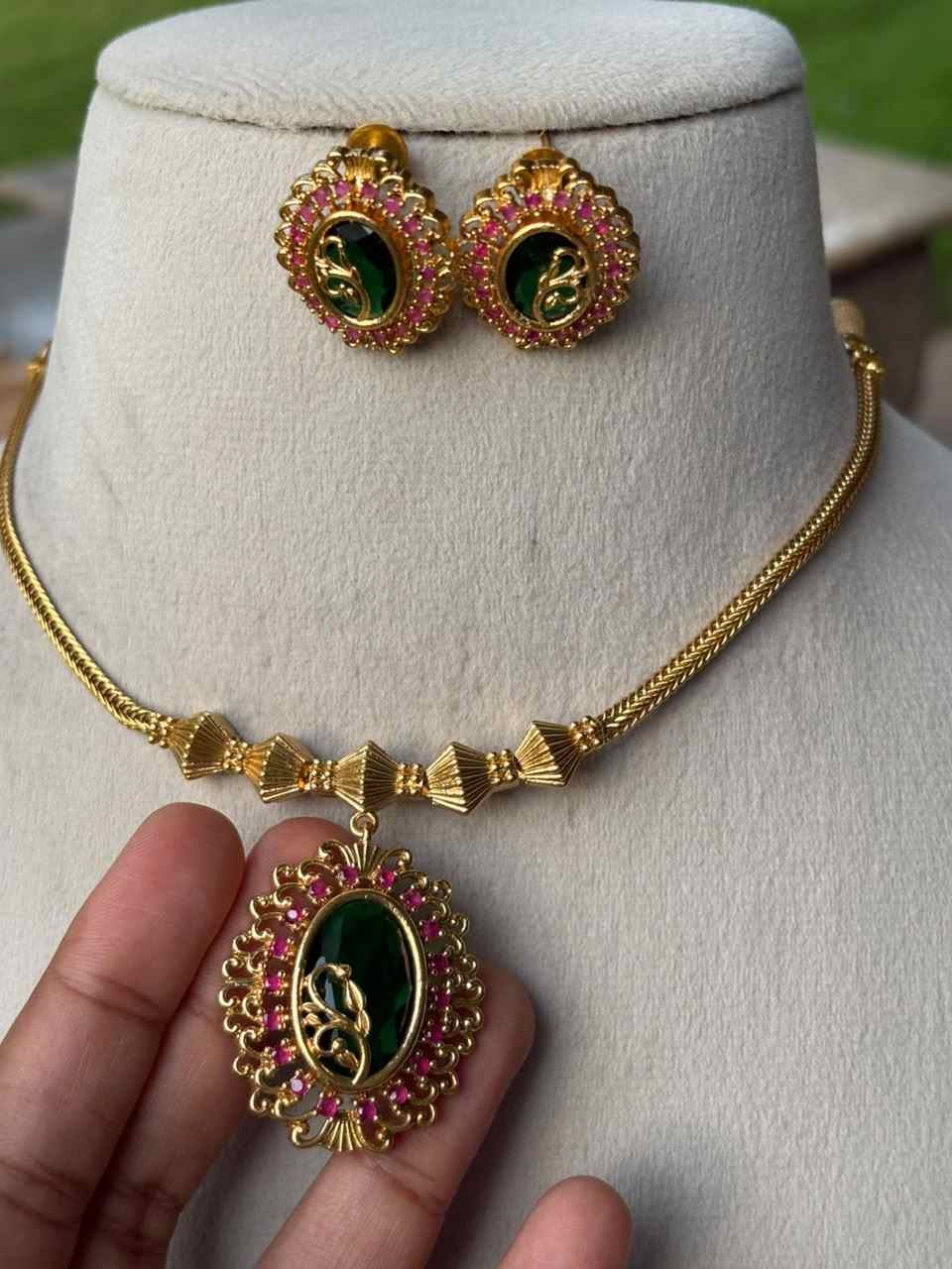 N0206 Green Stone Necklace