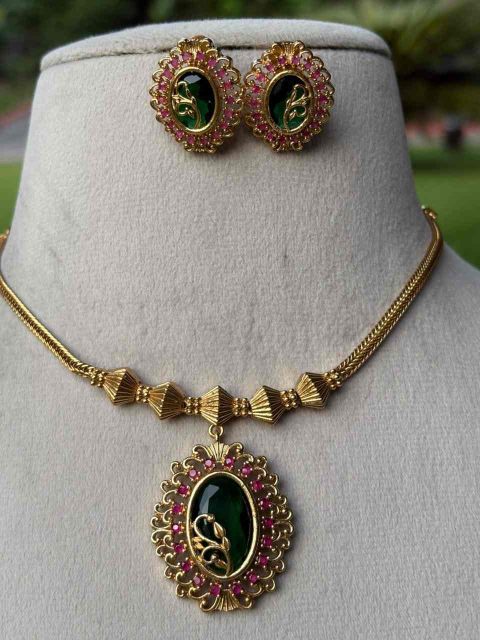 N0206 Green Stone Necklace