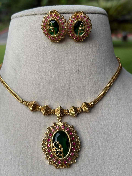 N0206 Green Stone Necklace