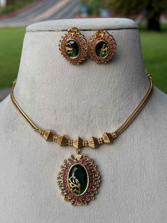 N0206 Green Stone Necklace